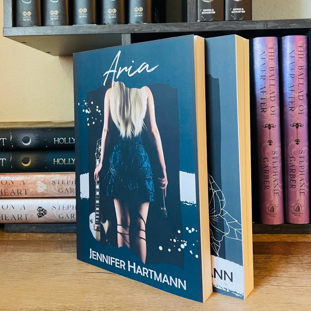 OOP/OG Aria + Coda by Jennifer Hartmann